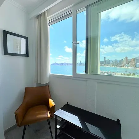 Plaza Santa Ana * بينايدورم