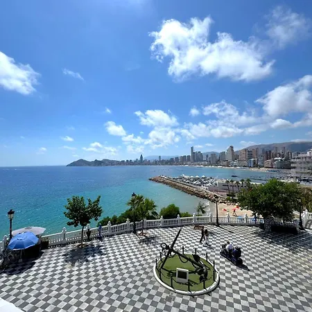 Plaza Santa Ana شقة *