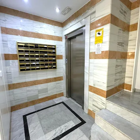 شقة Plaza Santa Ana بينايدورم