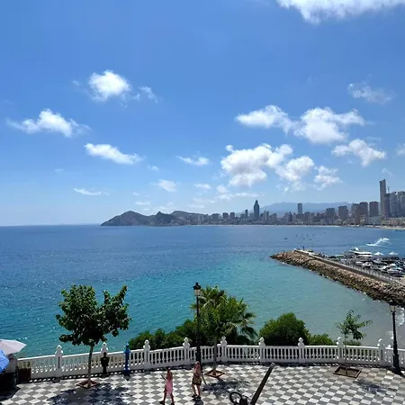 Plaza Santa Ana شقة