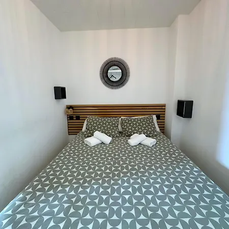 شقة Plaza Santa Ana بينايدورم